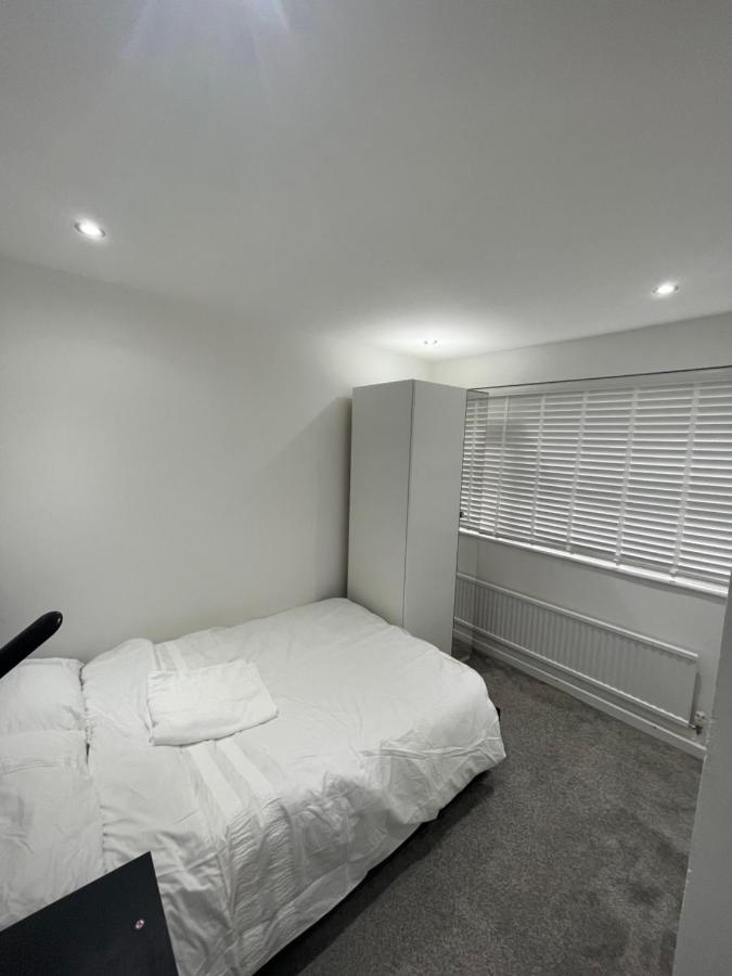 Tilbury Docks Rooms For Short Letting Exteriör bild