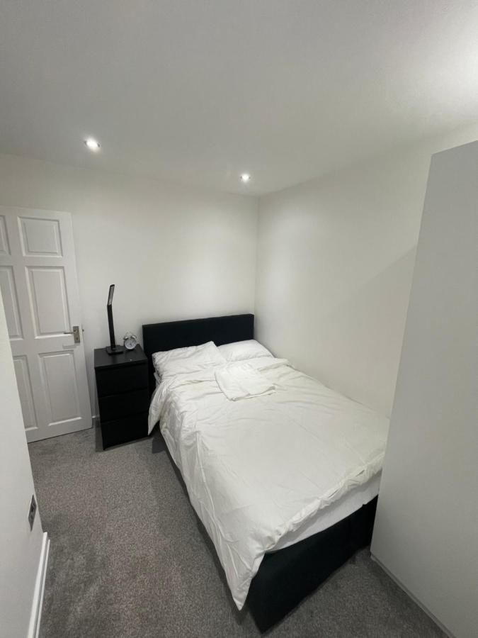 Tilbury Docks Rooms For Short Letting Exteriör bild