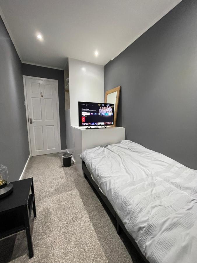 Tilbury Docks Rooms For Short Letting Exteriör bild